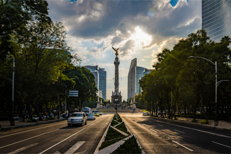 View down Paseo de La Reforma avenue to theAngel of Independence Monument in Mexico City, Mexico