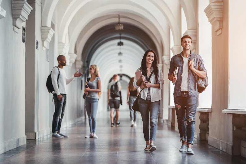 students-walking-in-university-hall