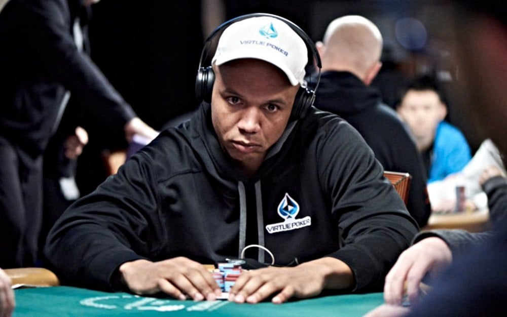 phil ivey playing poker