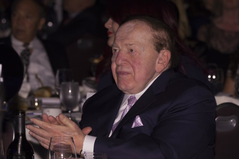 Sheldon Adelson clapping