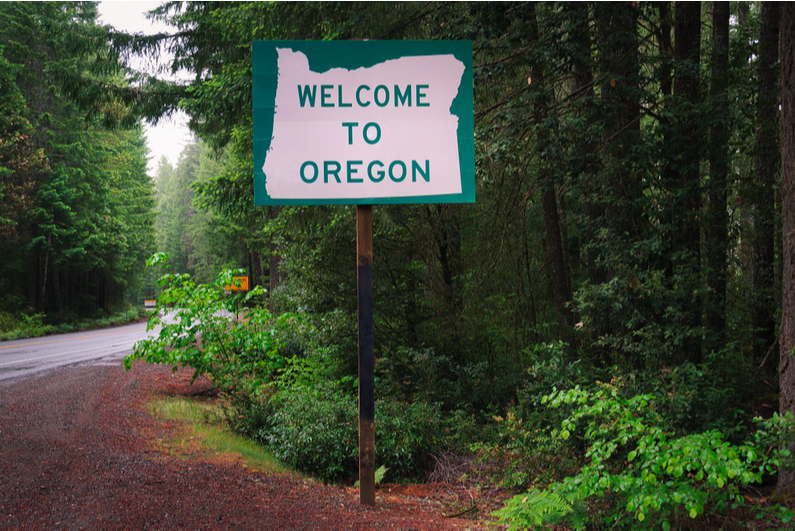 Welcome to Oregon highway sign