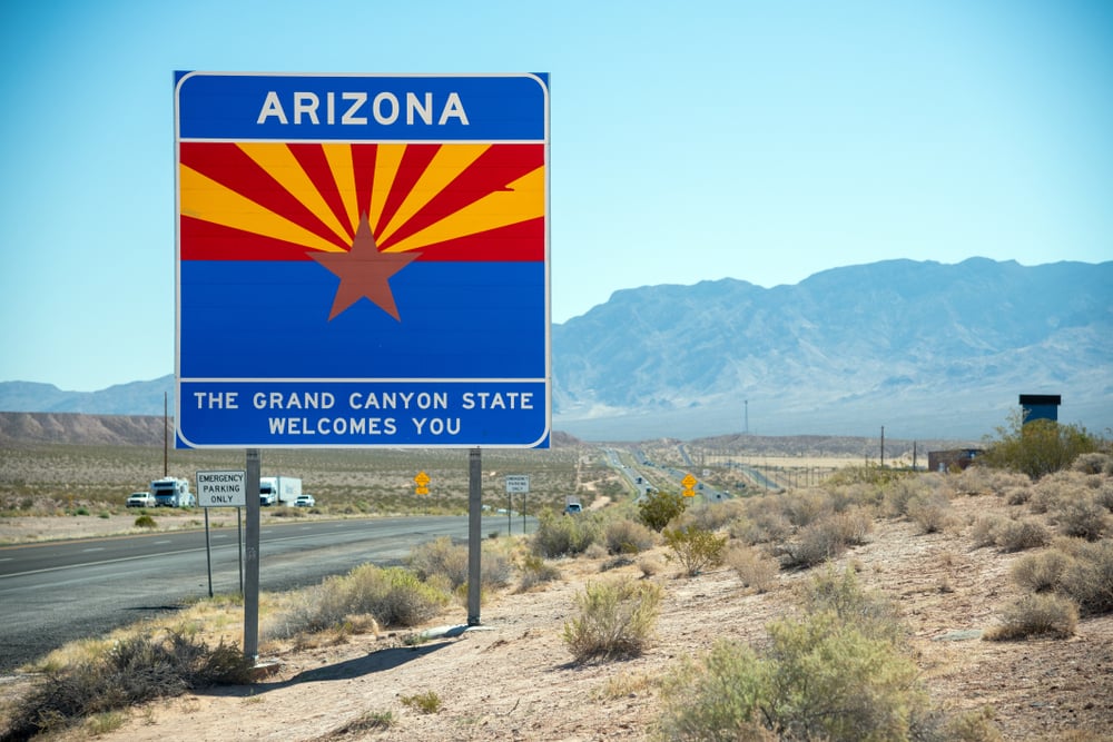 Arizona welcome road sign