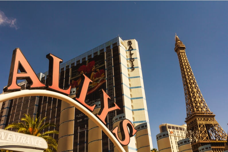 Hotel tower transferring from Horseshoe to Paris Las Vegas