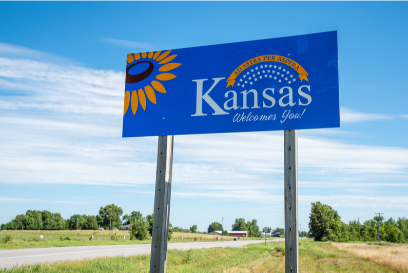 Kansas Welcomes You sign