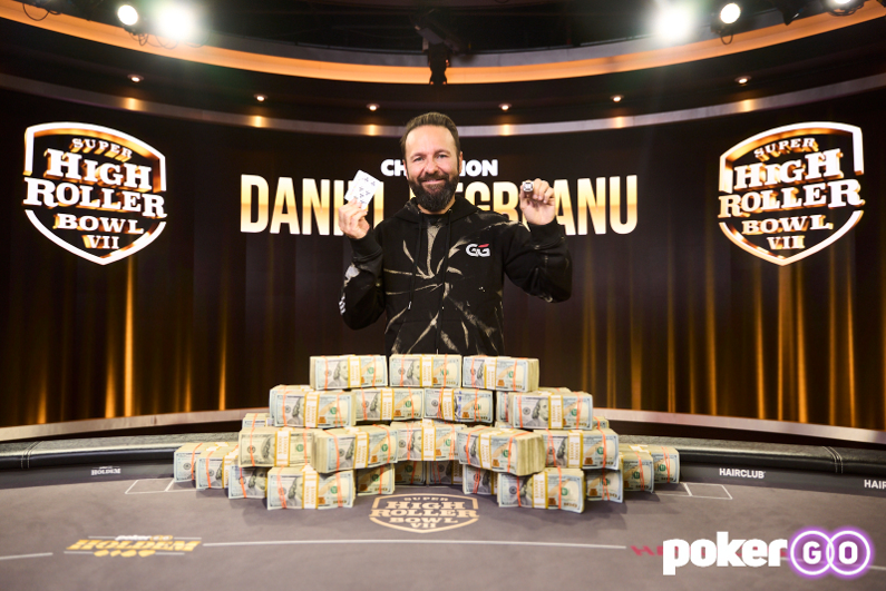 Super High Roller Bowl'dan sonra Daniel Negreanu zafer fotoğrafı