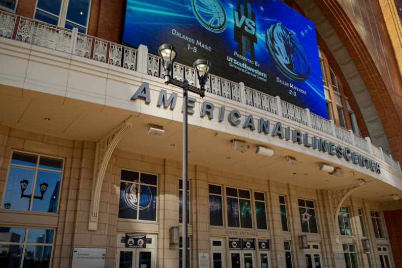 Dallas Mavs Mark Cuban wants to bring 'Vegas-like' arena to Texas