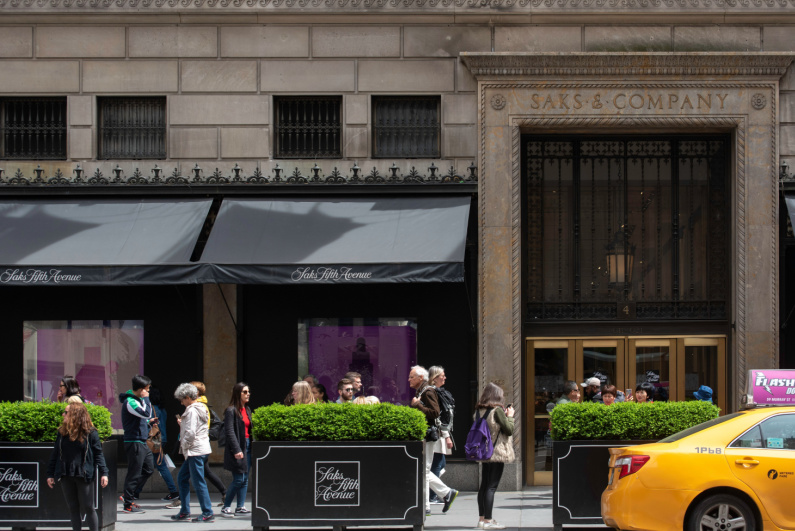 Saks Fifth Avenue Owner Unveils Plan for Casino at NYC Store - The