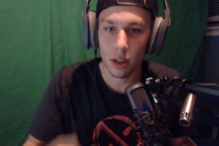 Xposed Pledges to Donate All Kick Subscriptions to Charity