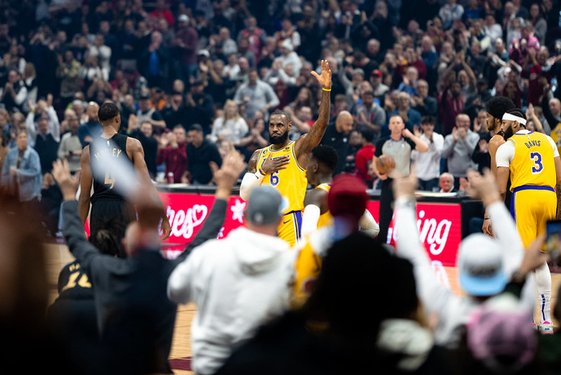 LeBron James acknowledging the crowd
