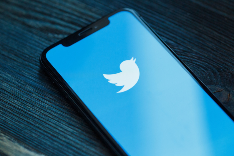 Layar Percikan Twitter