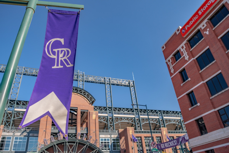 Biểu ngữ Colorado Rockies