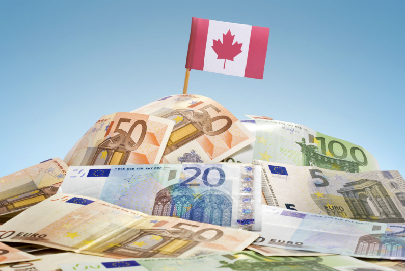 Canadian flag on currency