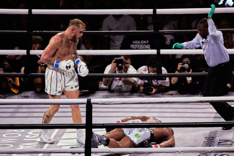 Jake Paul knocking out an opponent