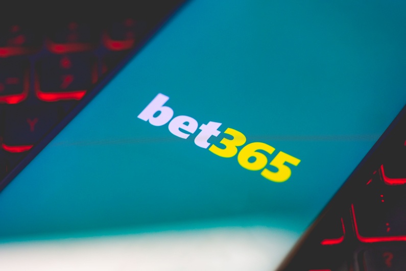 bet365 logo on phone