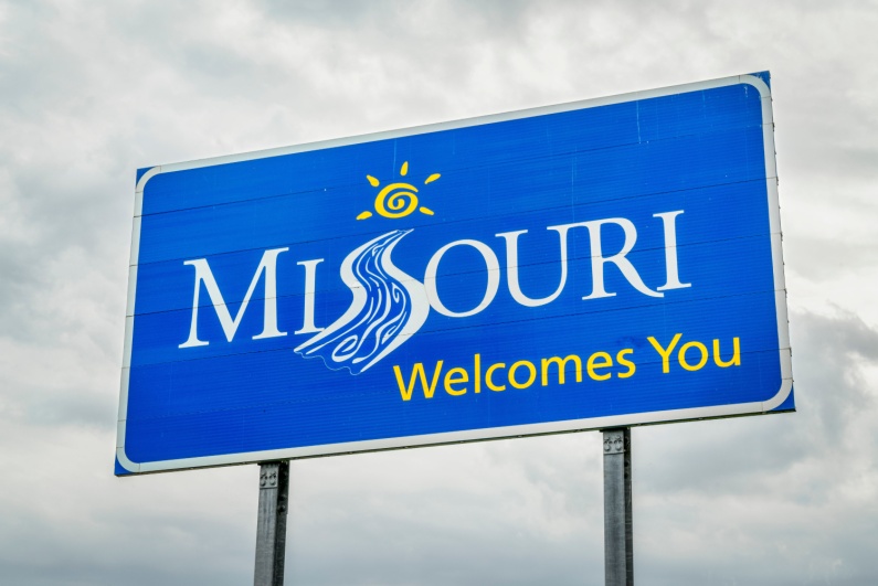 Missouri Welcomes You sign