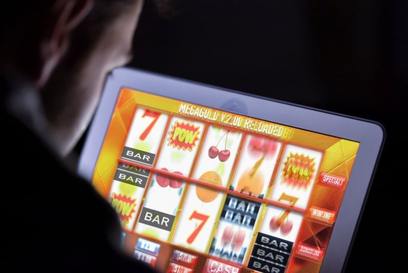 Online slots on a tablet