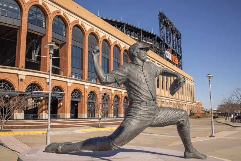 Tom Seaver statue at Citi Field