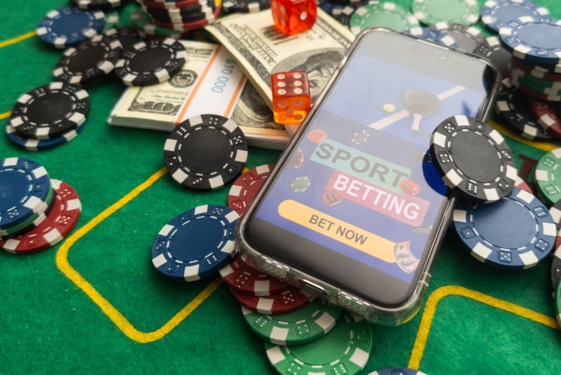 Gambling equipment cash and phone