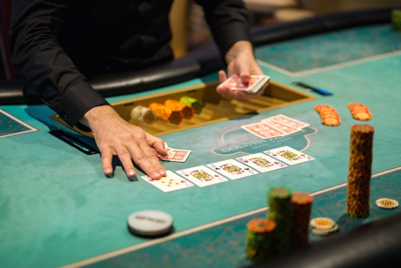 Blackjack dealing