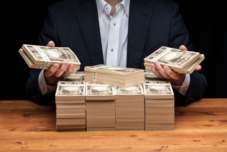 Man holding money