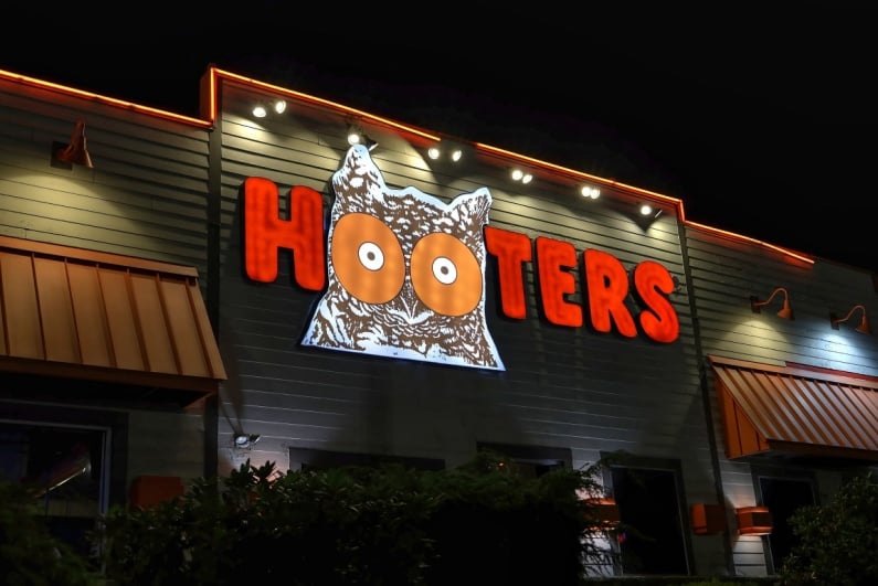 Hooters