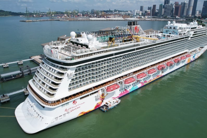Resorts World Cruise ship