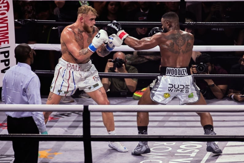 Jake Paul vs Tyron Woodley