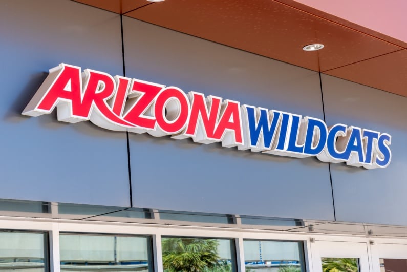 Arizona Wildcats sign