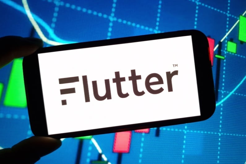 Flutter logo on phone