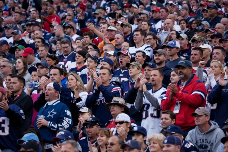 Patriots fans clapping