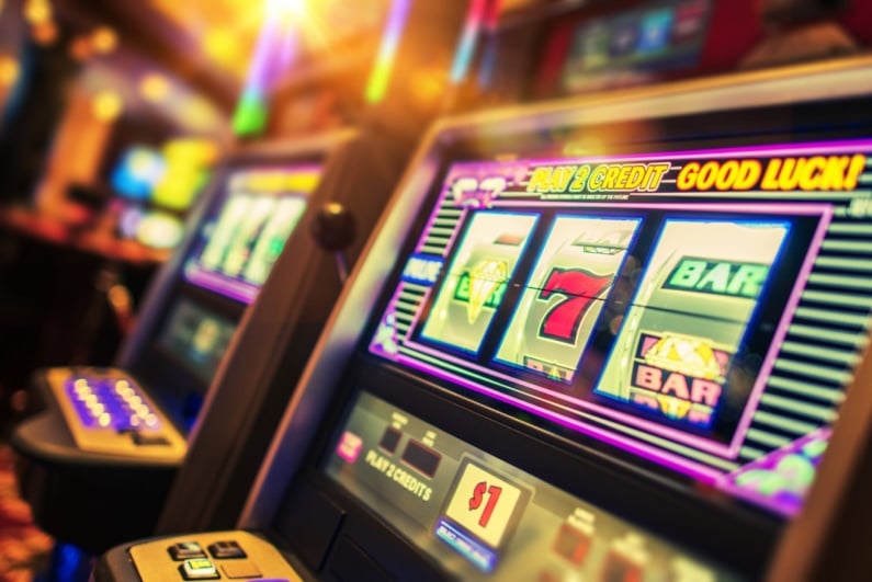Three-reel slot machine