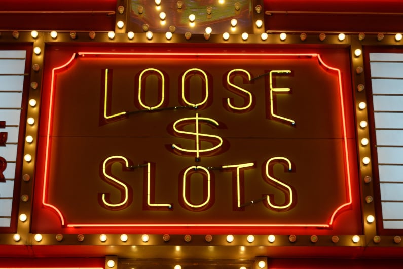 Loose Slots neon sign